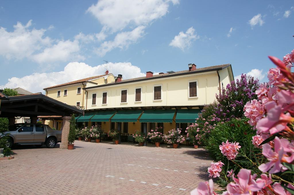 Locanda Grego Bolzano Vicentino Exterior foto